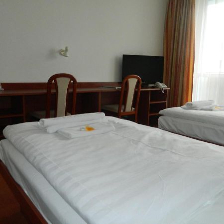 Hotel Nivy Bratislava Exteriör bild