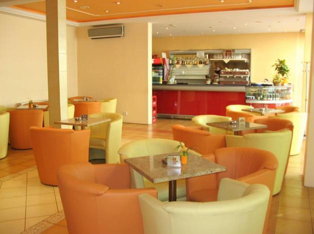 Hotel Nivy Bratislava Exteriör bild