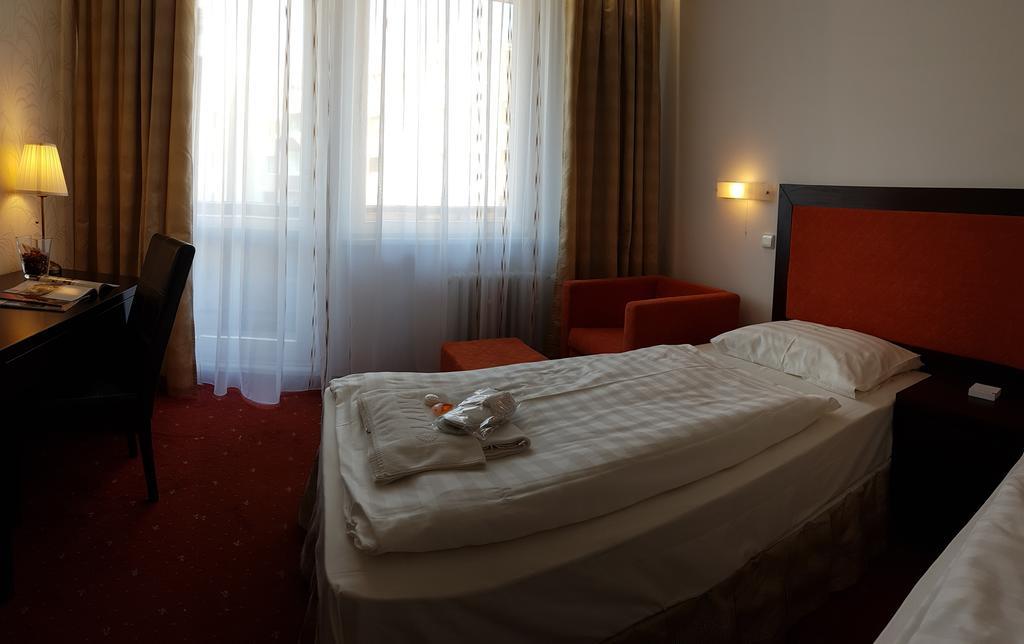 Hotel Nivy Bratislava Exteriör bild