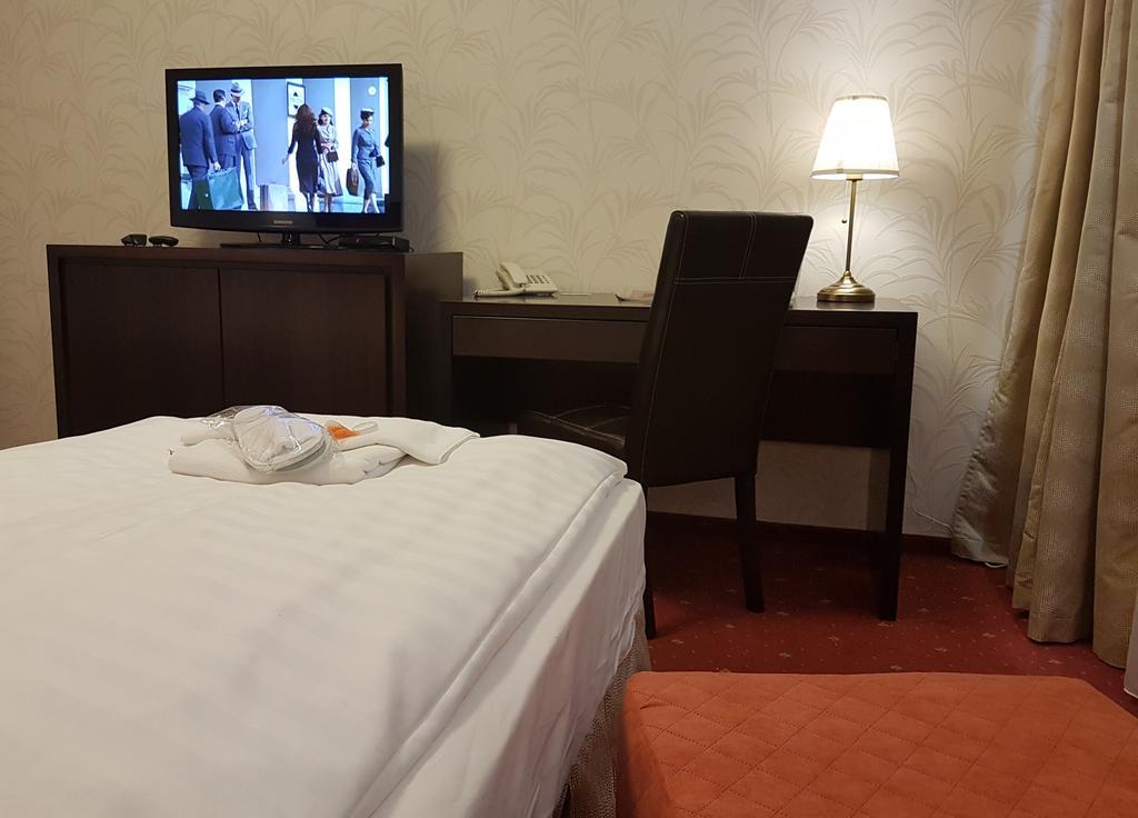 Hotel Nivy Bratislava Exteriör bild