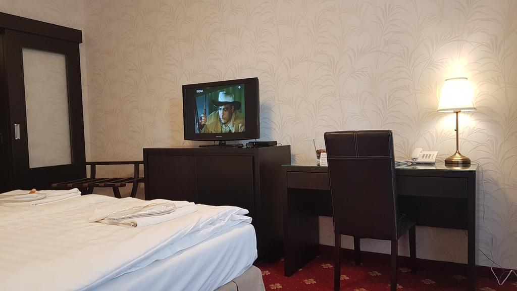 Hotel Nivy Bratislava Exteriör bild