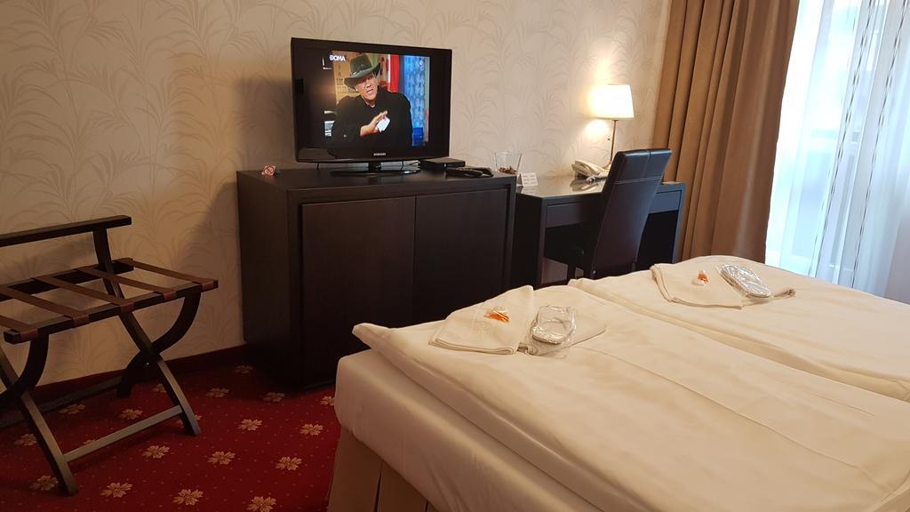 Hotel Nivy Bratislava Exteriör bild