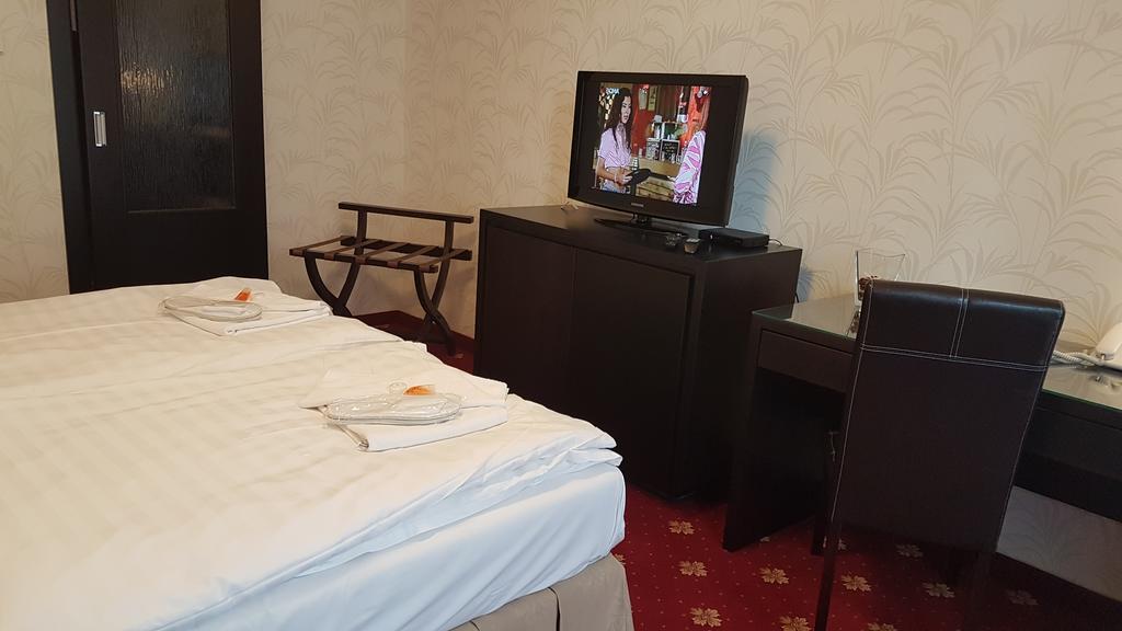 Hotel Nivy Bratislava Exteriör bild