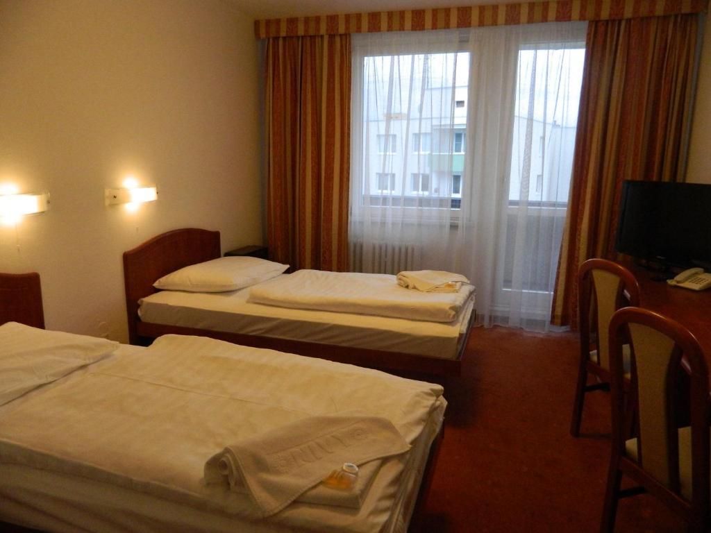 Hotel Nivy Bratislava Exteriör bild
