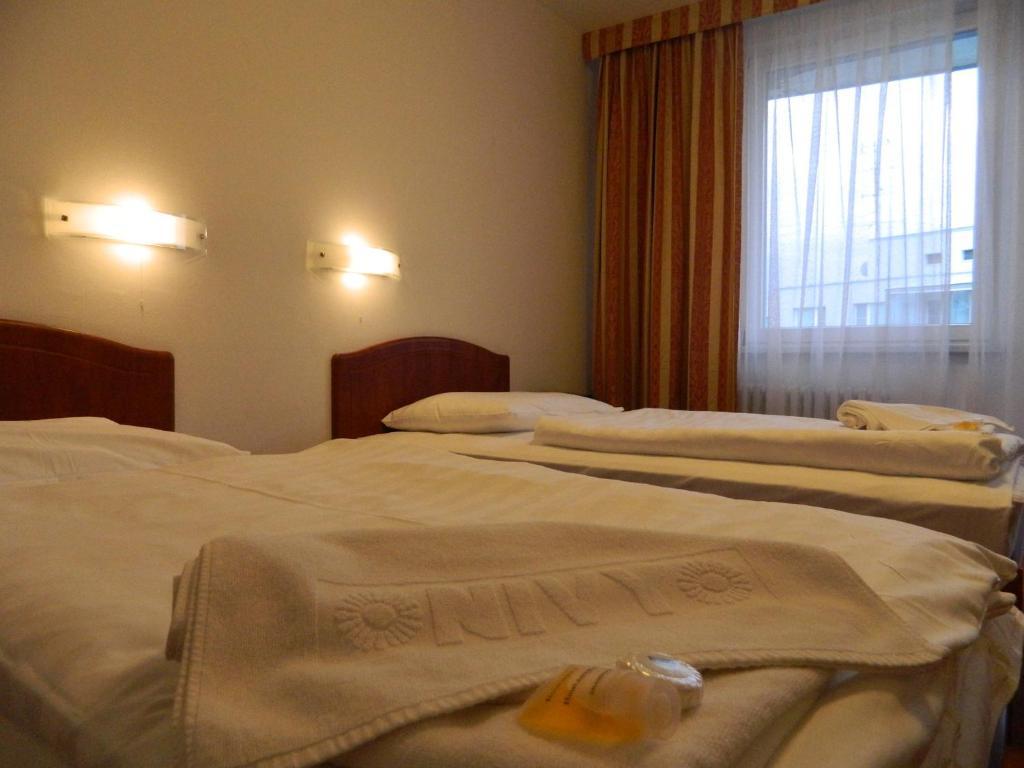 Hotel Nivy Bratislava Exteriör bild