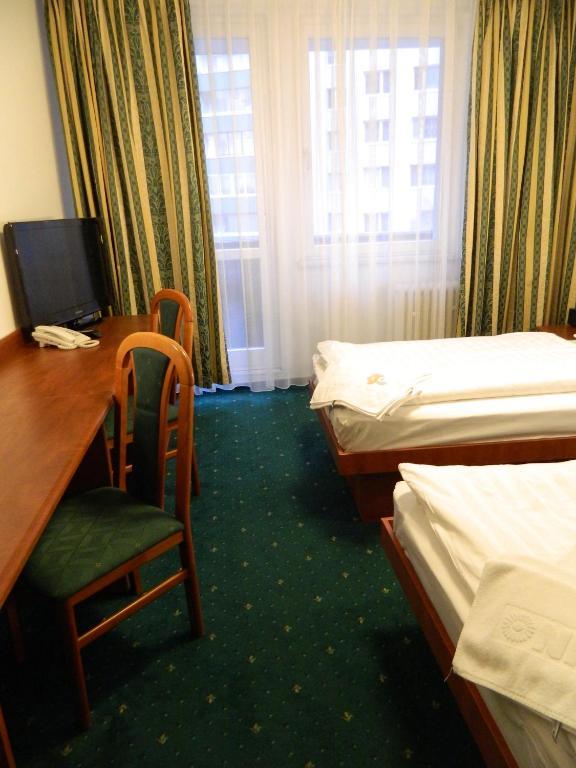 Hotel Nivy Bratislava Exteriör bild