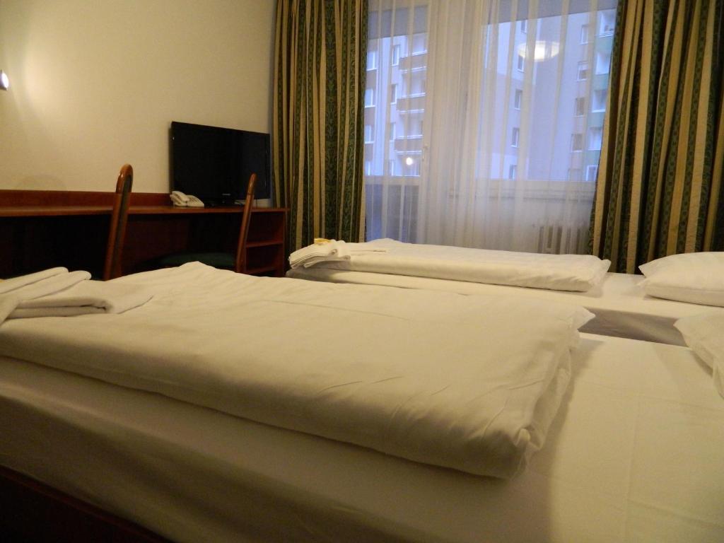 Hotel Nivy Bratislava Exteriör bild
