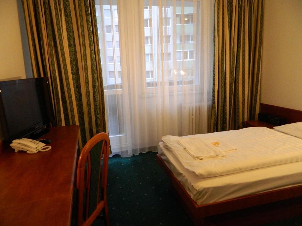 Hotel Nivy Bratislava Exteriör bild