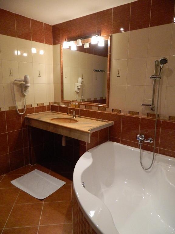 Hotel Nivy Bratislava Exteriör bild